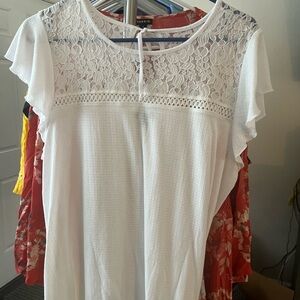 TORRID 2 WHITE BLOUSE